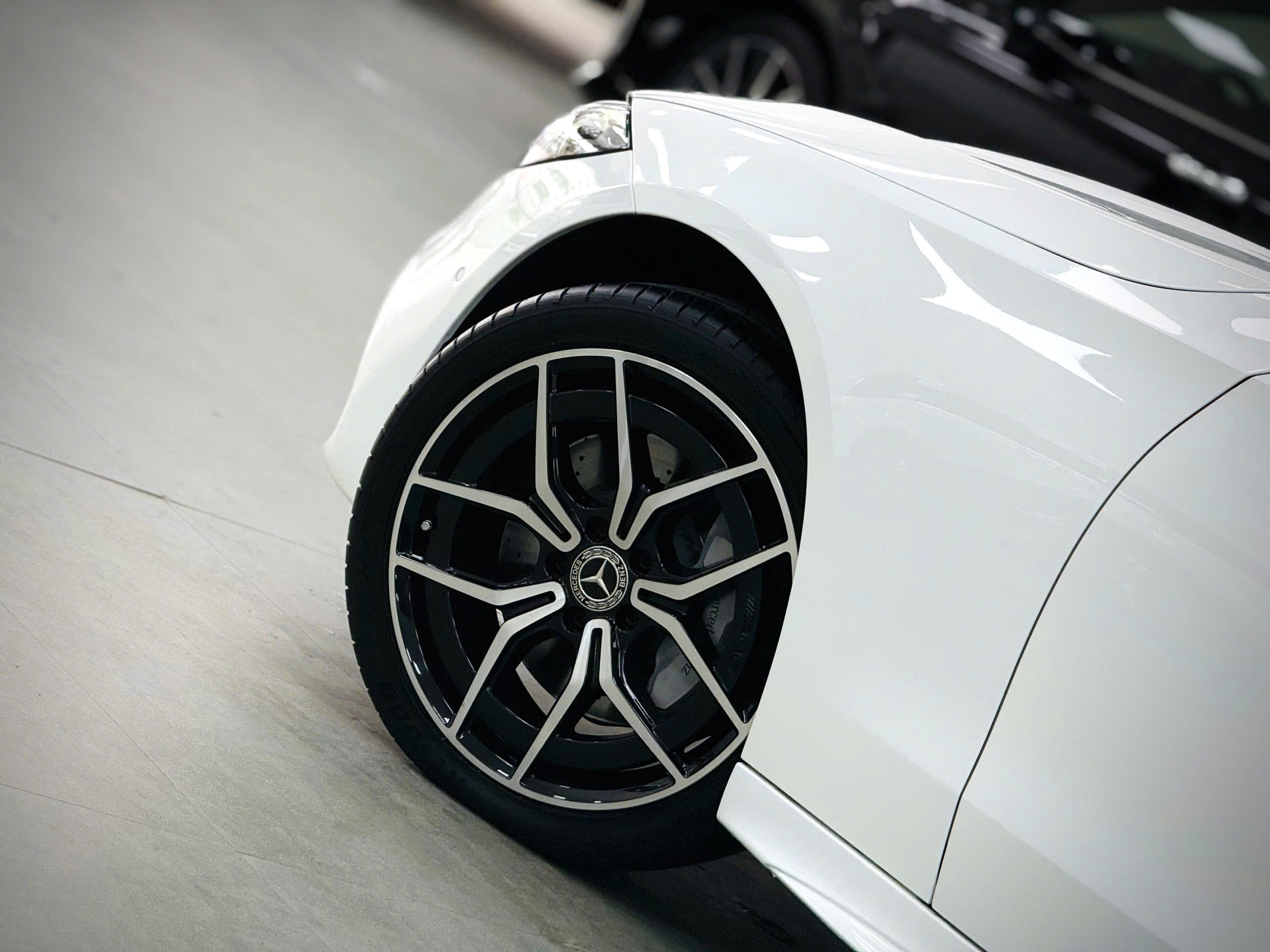 Cần bán Mercedes-Benz C class C300 AMG sản xuất 2022, màu trắng, nhập khẩu nguyên chiếc