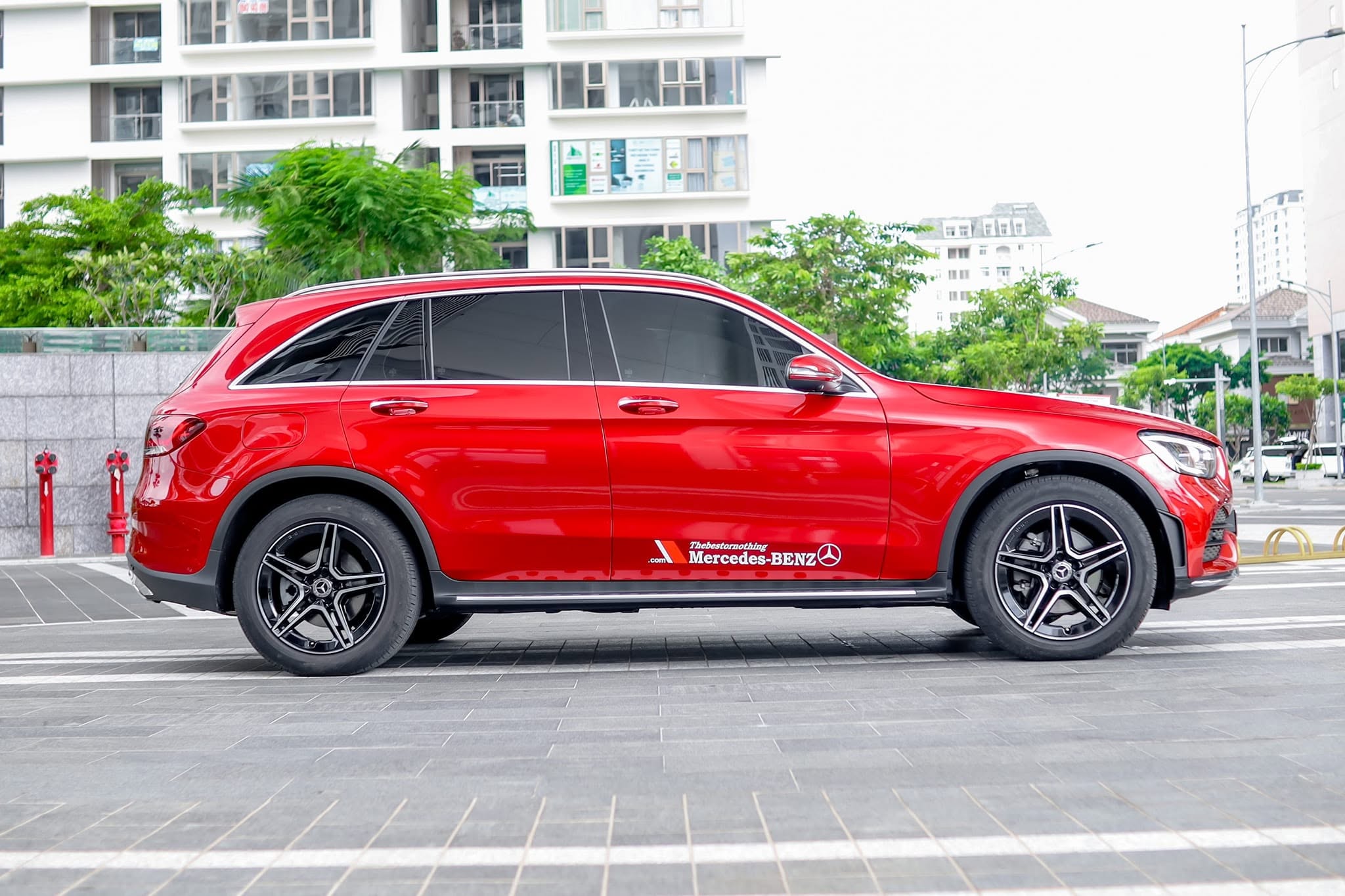 Cần bán xe Mercedes-Benz GLC-Class 300 4Matic năm sản xuất 2022, màu đỏ, giá 1.539tỉ