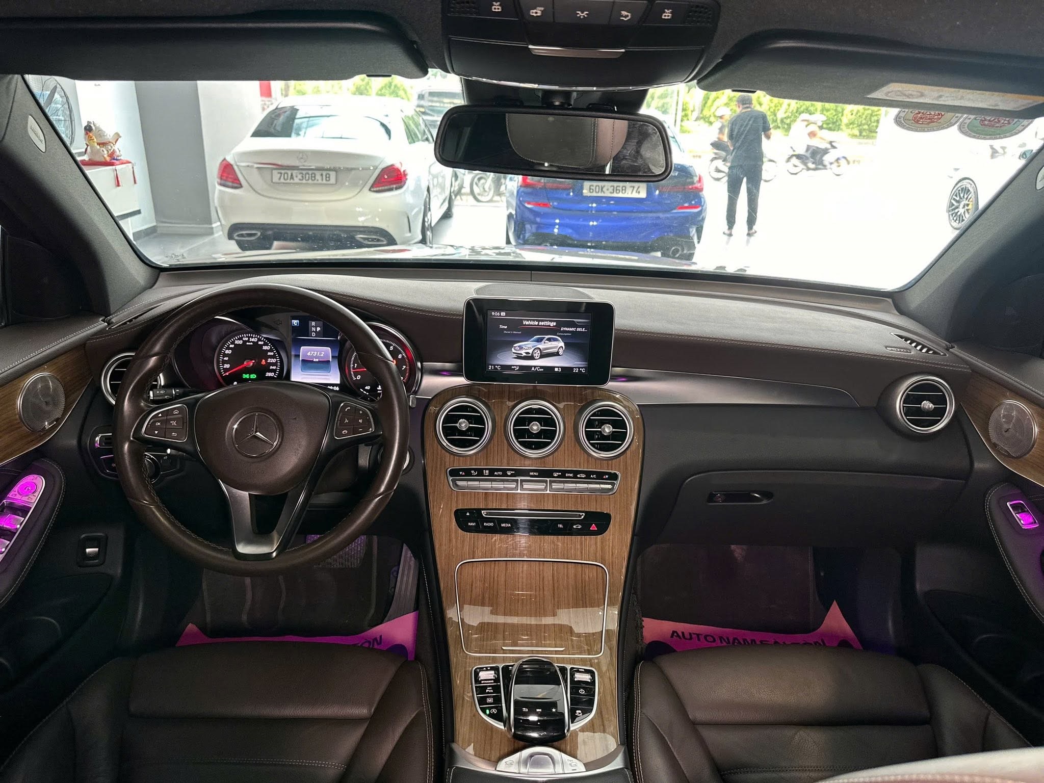 Bán Mercedes-Benz GLC-Class 250 4Matic năm sản xuất 2018, màu trắng