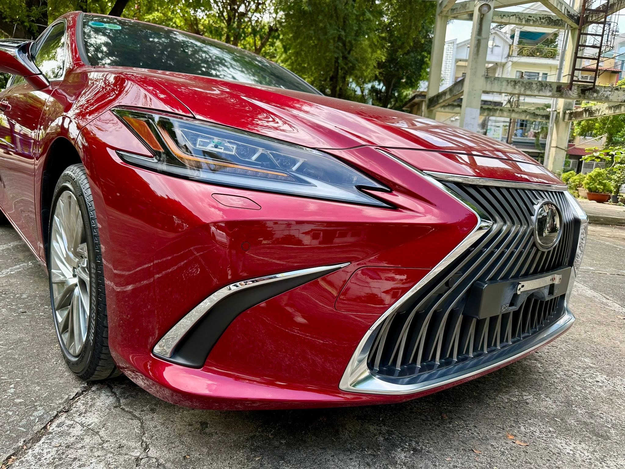 Cần bán Lexus ES 250 năm sản xuất 2022, màu đỏ, nhập khẩu, giá 1.899tỉ