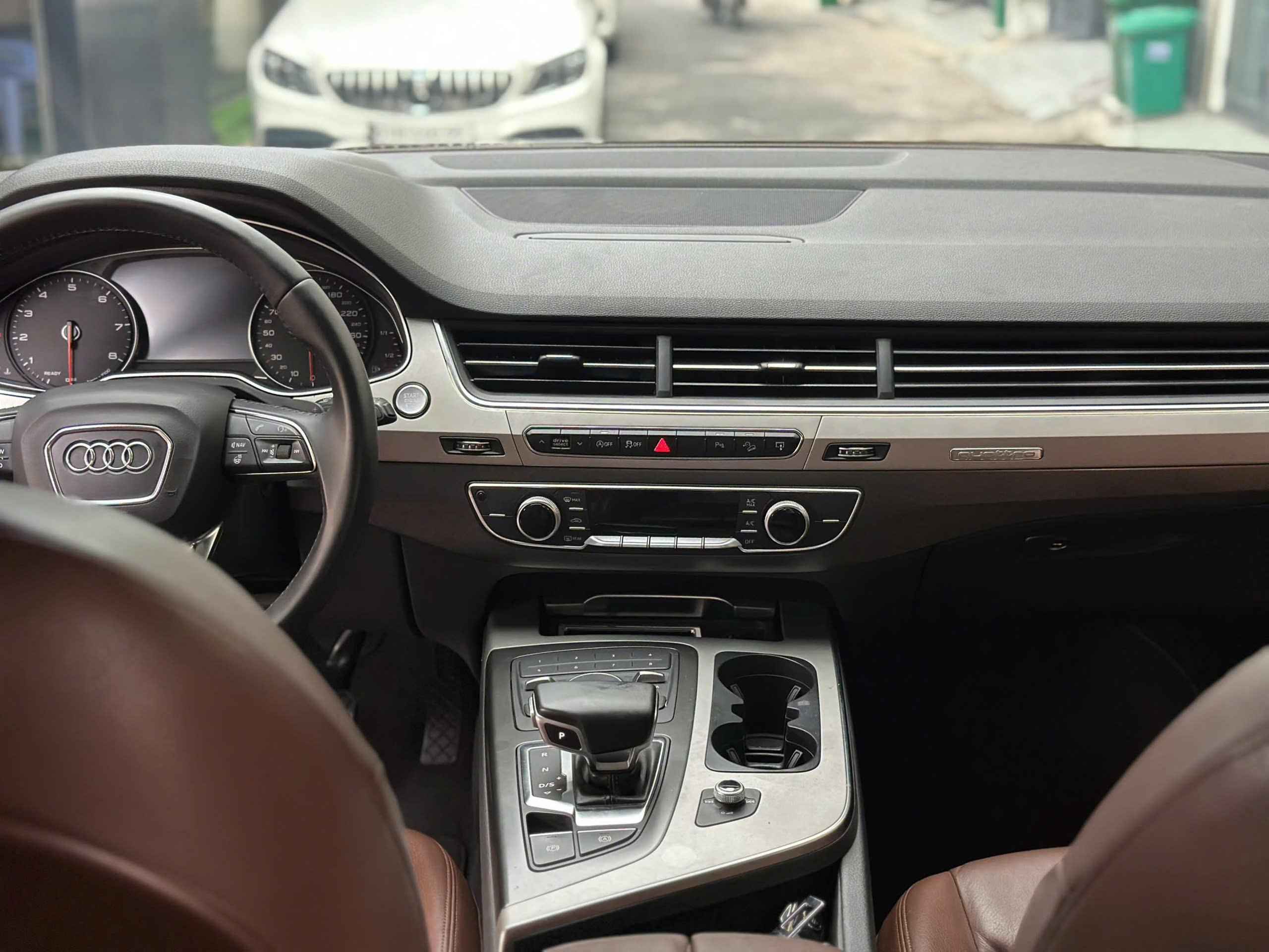 Cần bán xe Audi Q7 2.0 AT sản xuất 2017, màu xám, xe nhập