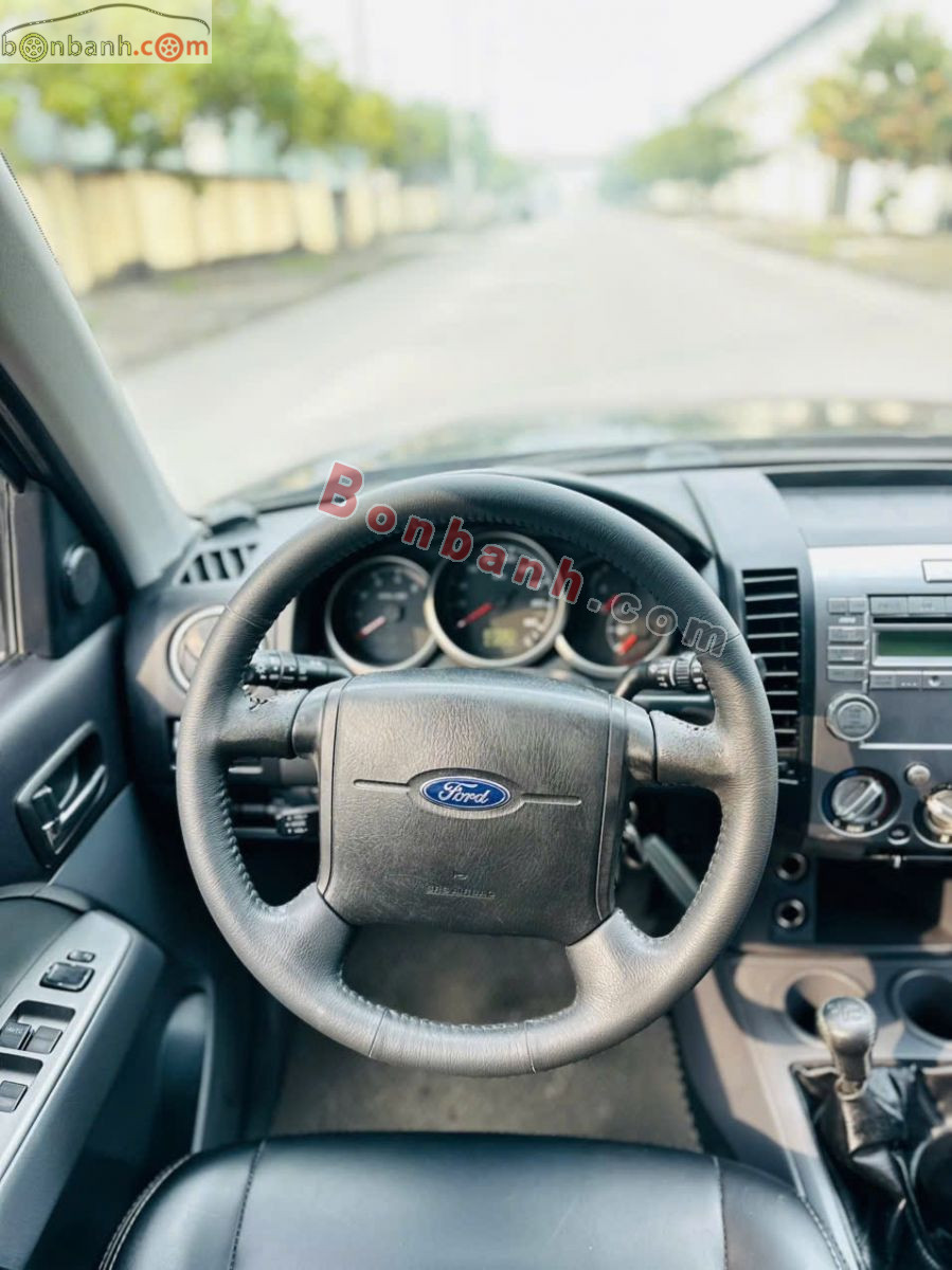 Bán ô tô Ford Everest 2.5L 4x4 MT - 2013 - xe cũ