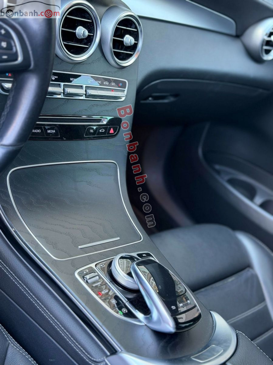 Bán ô tô Mercedes Benz GLC 300 4Matic - 2019 - xe cũ