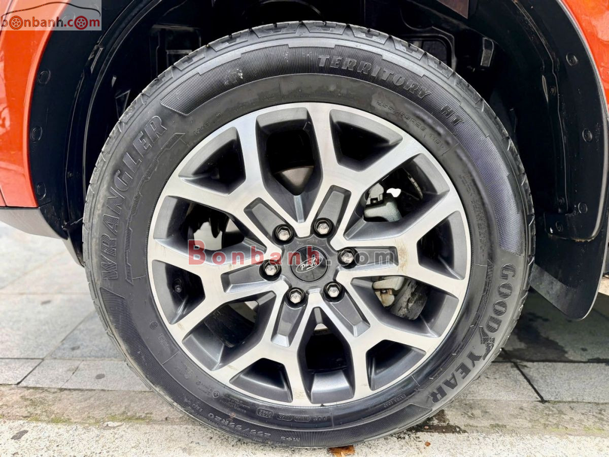 Bán ô tô Ford Everest Titanium 2.0L 4x2 AT - 2022 - xe cũ