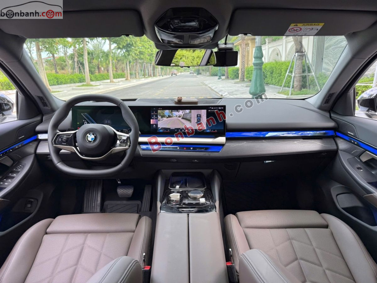 Bán ô tô BMW 5 Series 520i Premium - 2025 - xe cũ