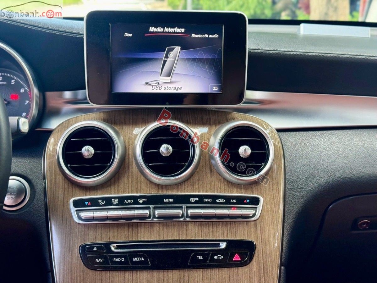 Bán ô tô Mercedes Benz GLC 250 4Matic - 2018 - xe cũ