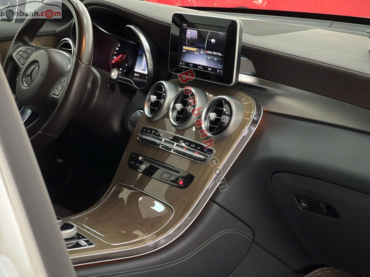 Bán ô tô Mercedes Benz GLC 250 4Matic - 2017 - xe cũ