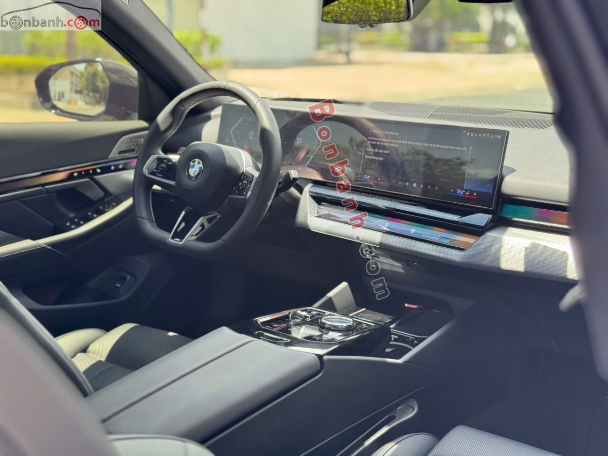 Bán ô tô BMW 5 Series 530i M Sport - 2025 - xe cũ