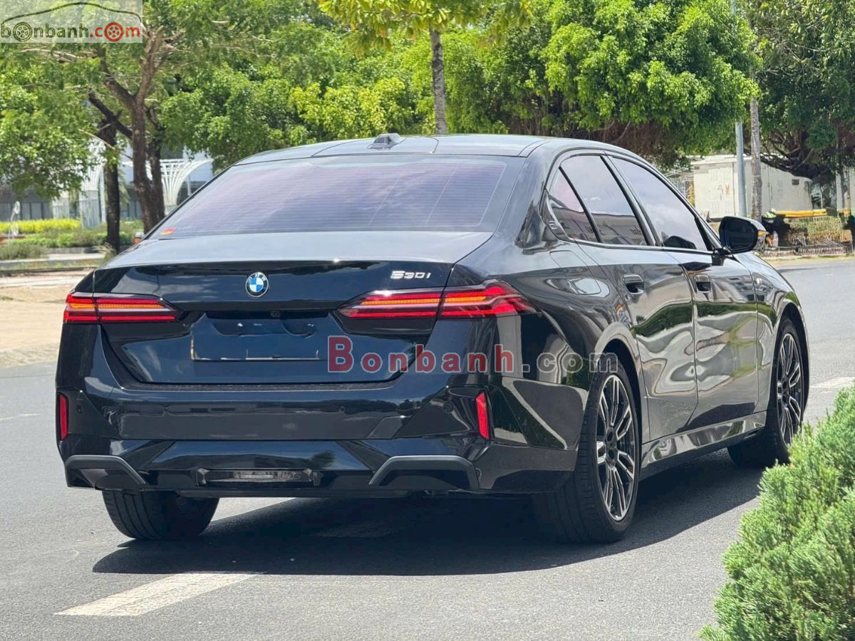Bán ô tô BMW 5 Series 530i M Sport - 2025 - xe cũ