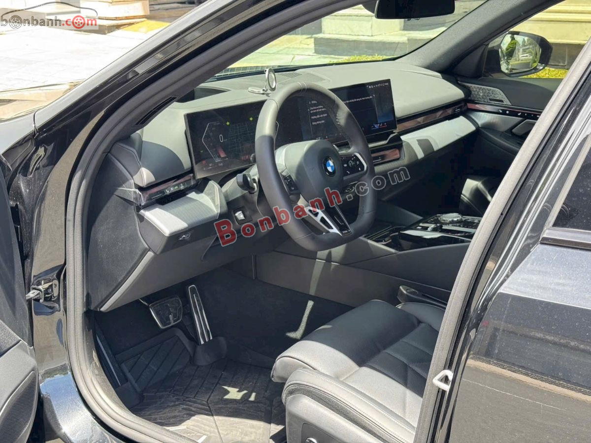 Bán ô tô BMW 5 Series 530i M Sport - 2025 - xe cũ