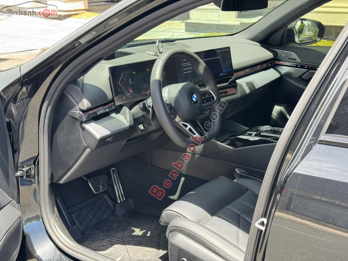 Bán ô tô BMW 5 Series 530i M Sport - 2025 - xe cũ