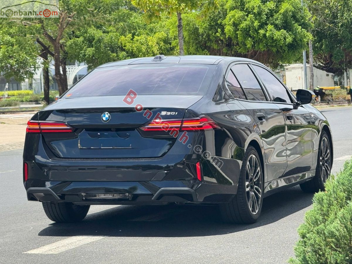 Bán ô tô BMW 5 Series 530i M Sport - 2025 - xe cũ