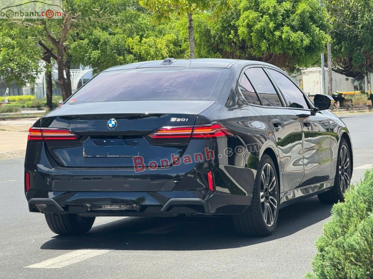 Bán ô tô BMW 5 Series 530i M Sport - 2025 - xe cũ
