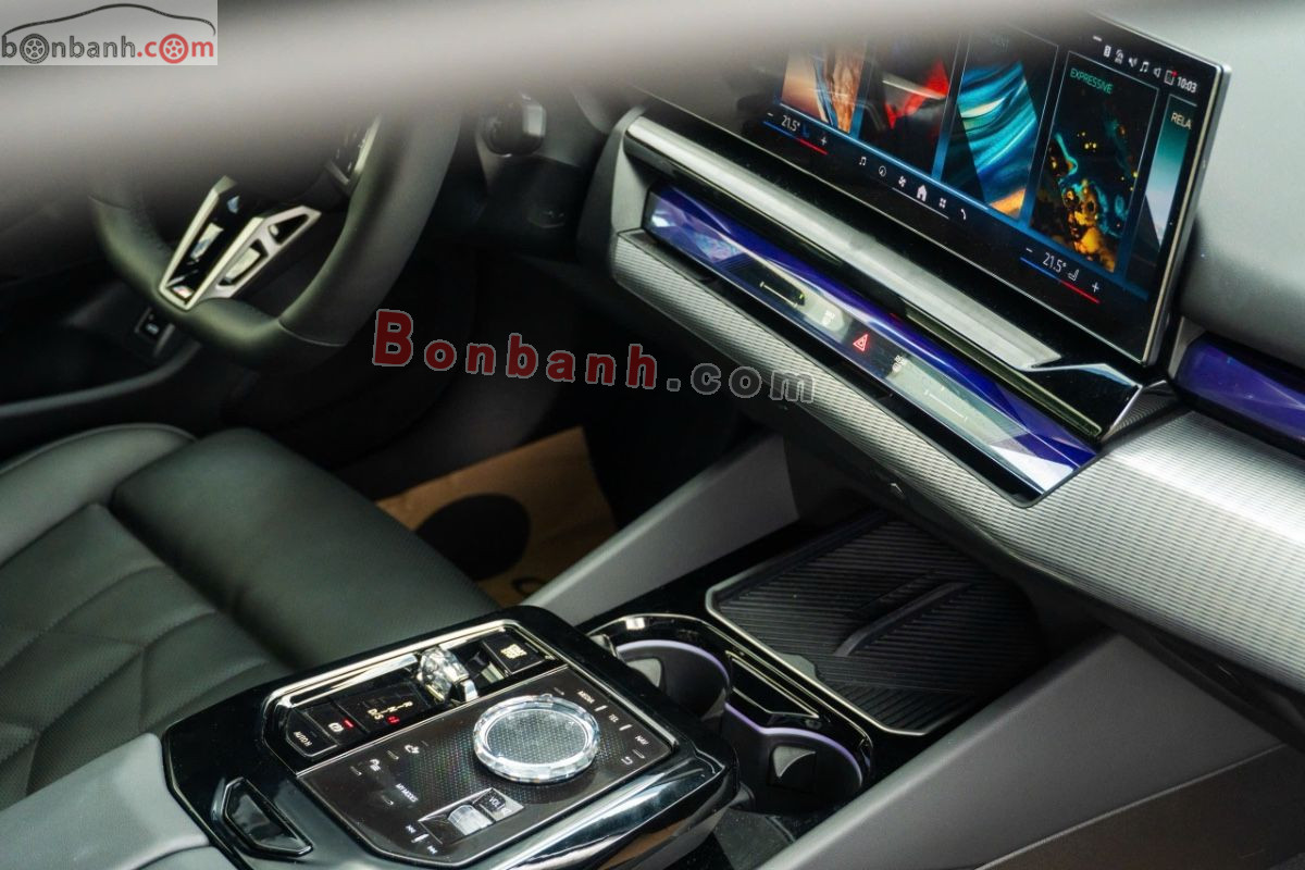 Bán ô tô BMW 5 Series 530i M Sport - 2025 - xe cũ