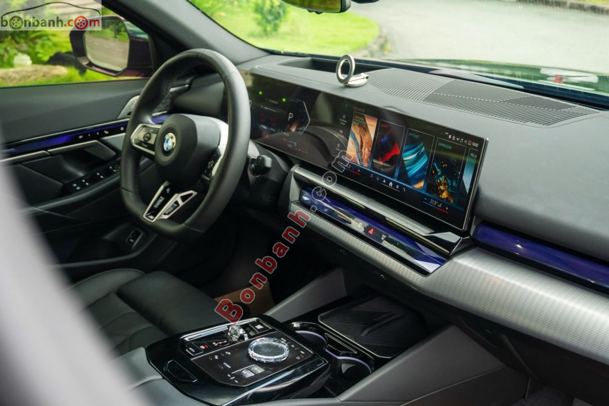 Bán ô tô BMW 5 Series 530i M Sport - 2025 - xe cũ