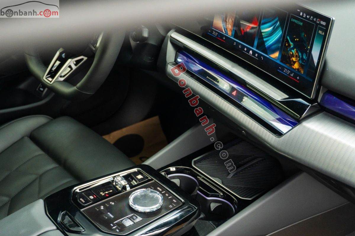 Bán ô tô BMW 5 Series 530i M Sport - 2025 - xe cũ