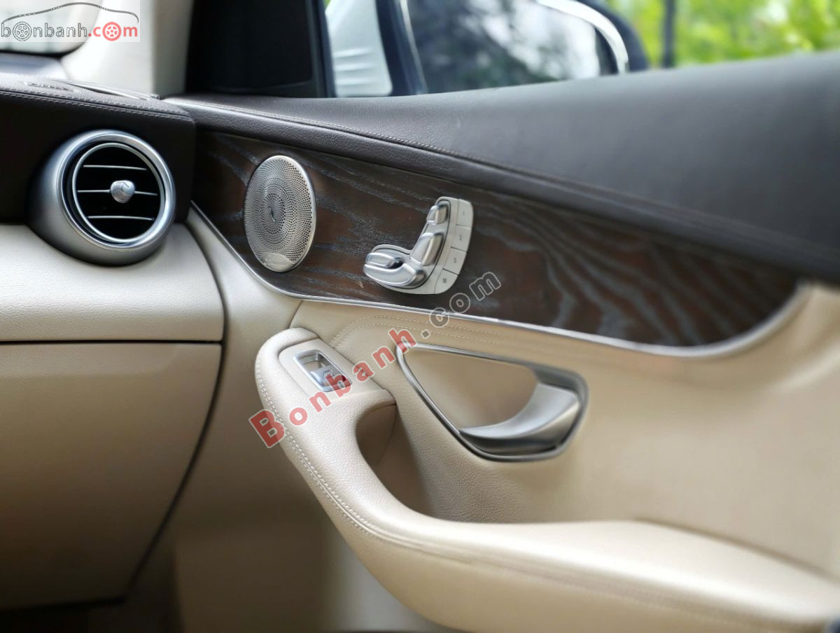 Bán ô tô Mercedes Benz GLC 200 4Matic - 2021 - xe cũ