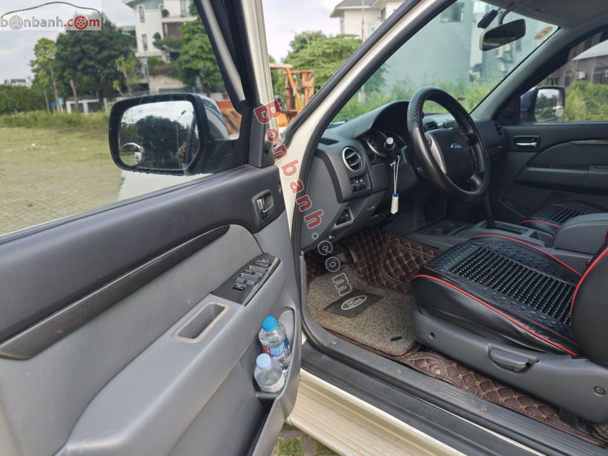Bán ô tô Ford Everest Limited 2.5L 4x2 AT - 2013 - xe cũ