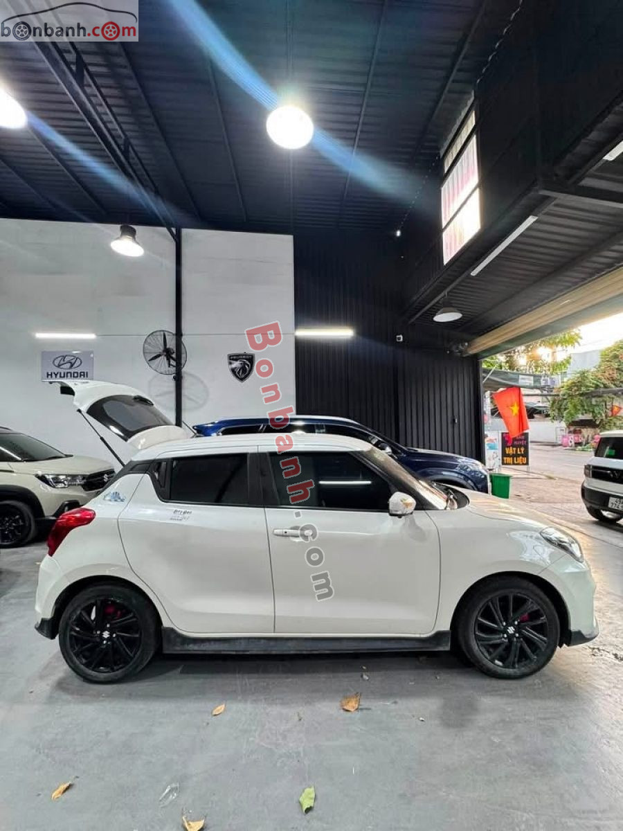 Bán ô tô Suzuki Swift GLX 1.2 AT - 2022 - xe cũ