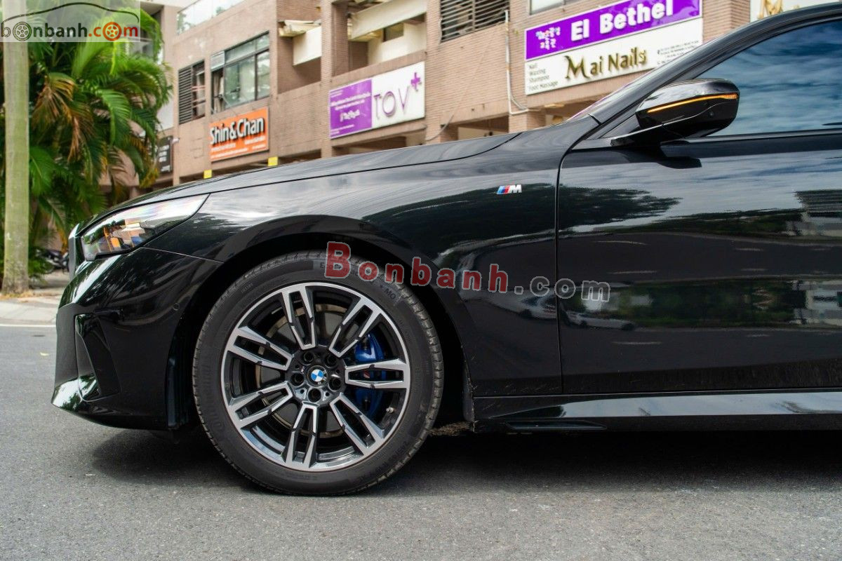 Bán ô tô BMW 5 Series 530i M Sport - 2025 - xe cũ