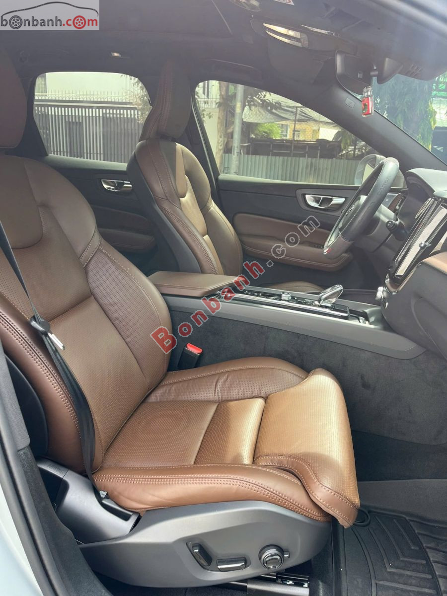 Bán ô tô Volvo XC60 Ultra B6 AWD - 2025 - xe cũ