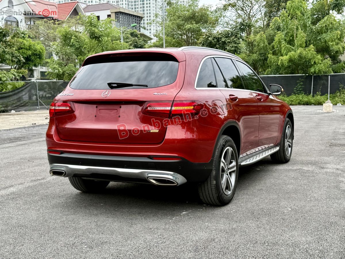 Bán ô tô Mercedes Benz GLC 250 4Matic - 2017 - xe cũ