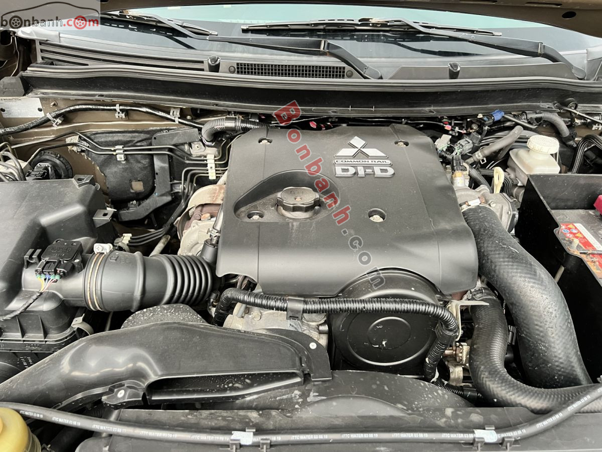 Bán ô tô Mitsubishi Triton 4x2 AT - 2019 - xe cũ