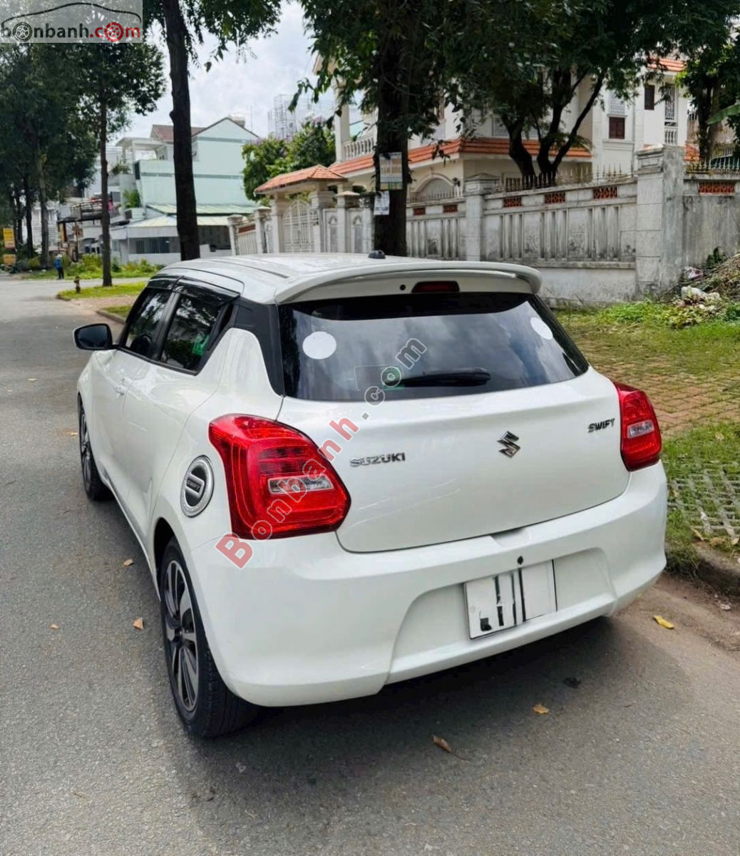 Bán ô tô Suzuki Swift GLX 1.2 AT - 2018 - xe cũ