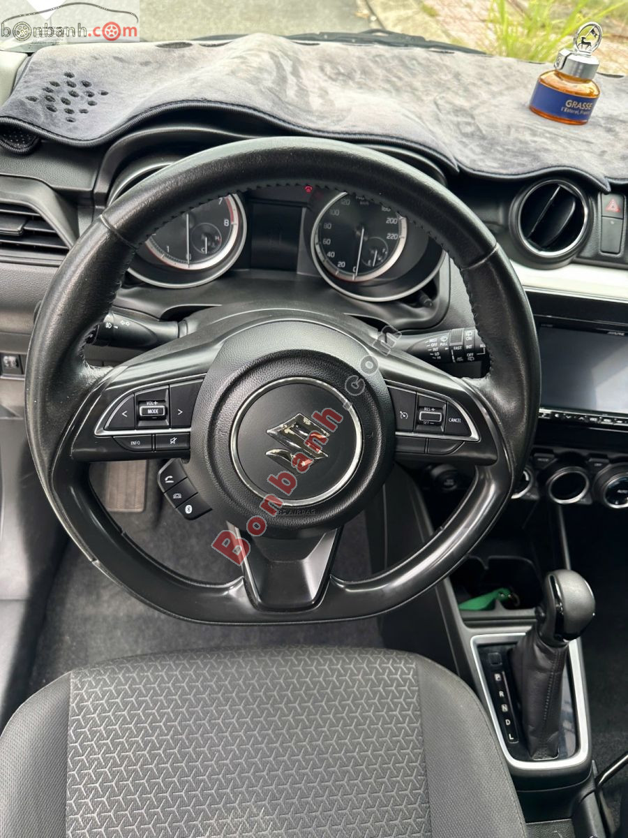 Bán ô tô Suzuki Swift GLX 1.2 AT - 2018 - xe cũ