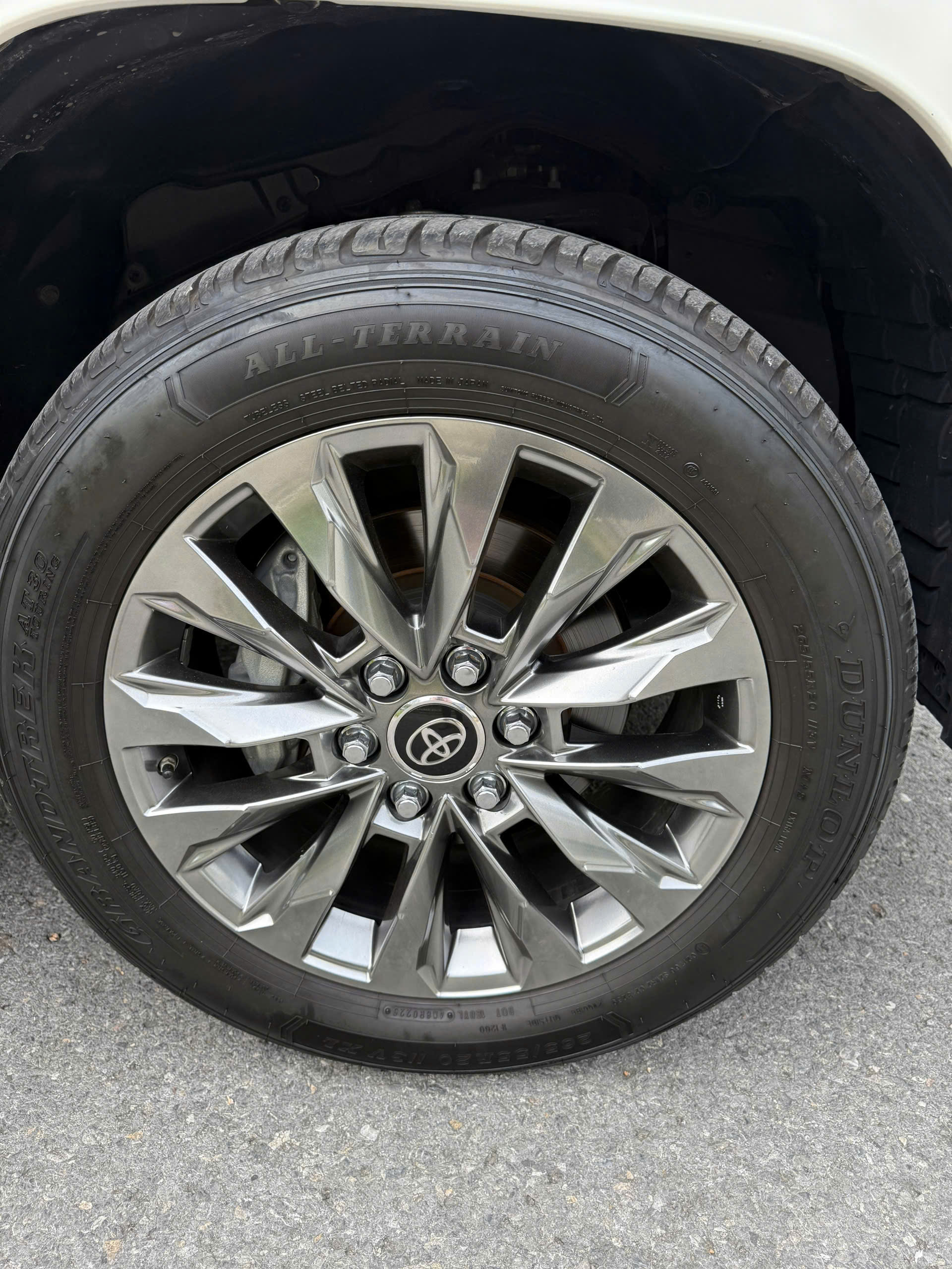 Cần bán Toyota Land Cruiser LC300 năm 2022, màu trắng, nhập khẩu nguyên chiếc