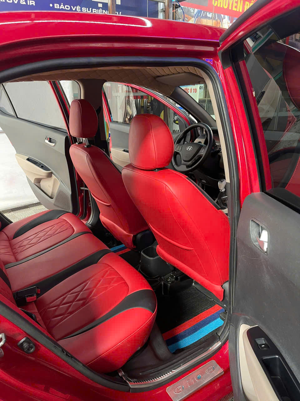 Bán ô tô Hyundai i10 1.2 MT Sedan năm sản xuất 2020, màu đỏ