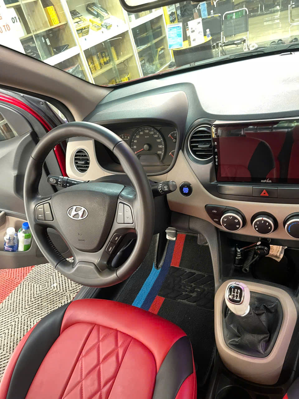 Bán ô tô Hyundai i10 1.2 MT Sedan năm sản xuất 2020, màu đỏ