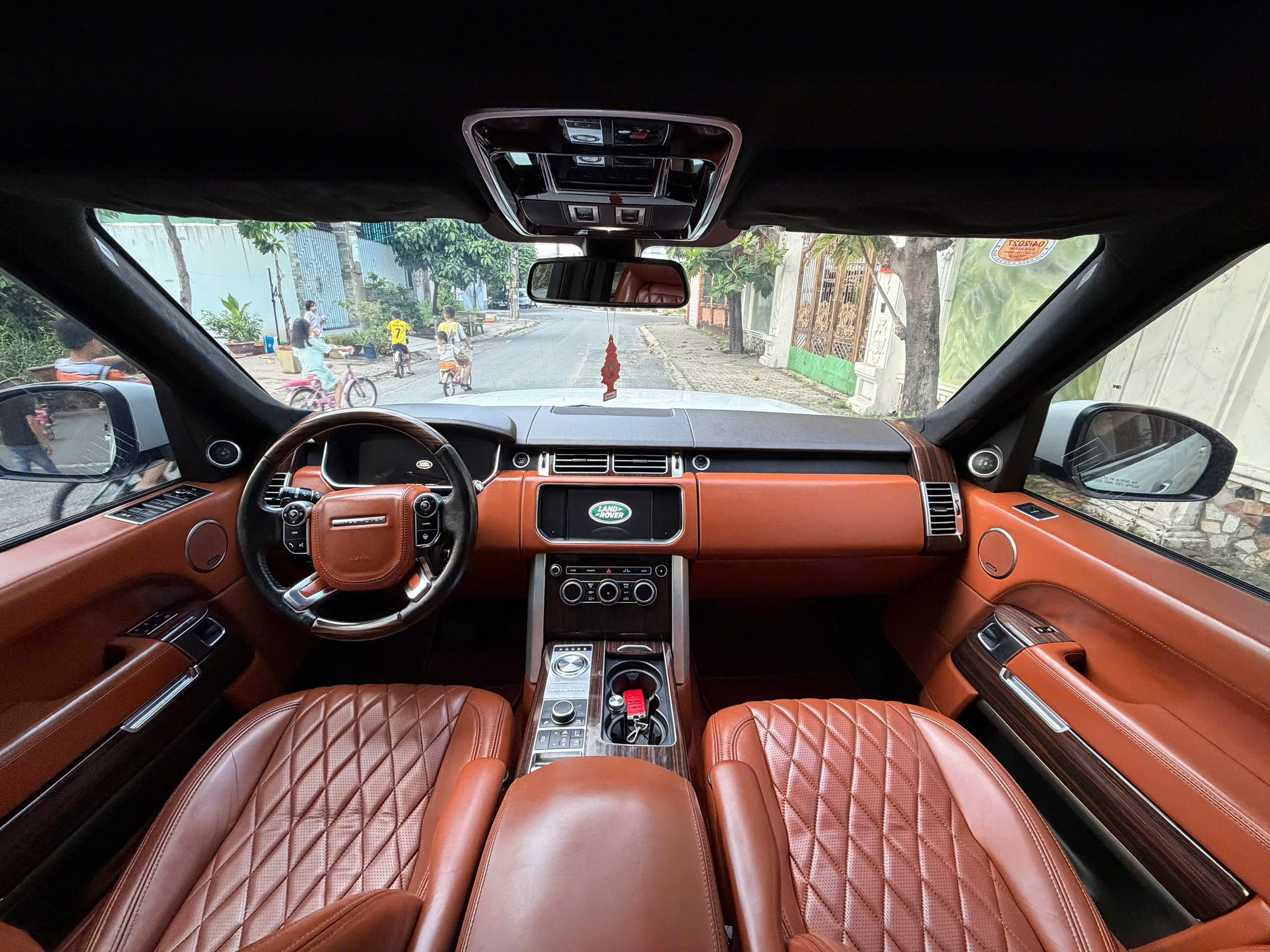 Bán LandRover Range Rover HSE LWB 3.0 sản xuất 2014, màu trắng, giá 1.599tỉ