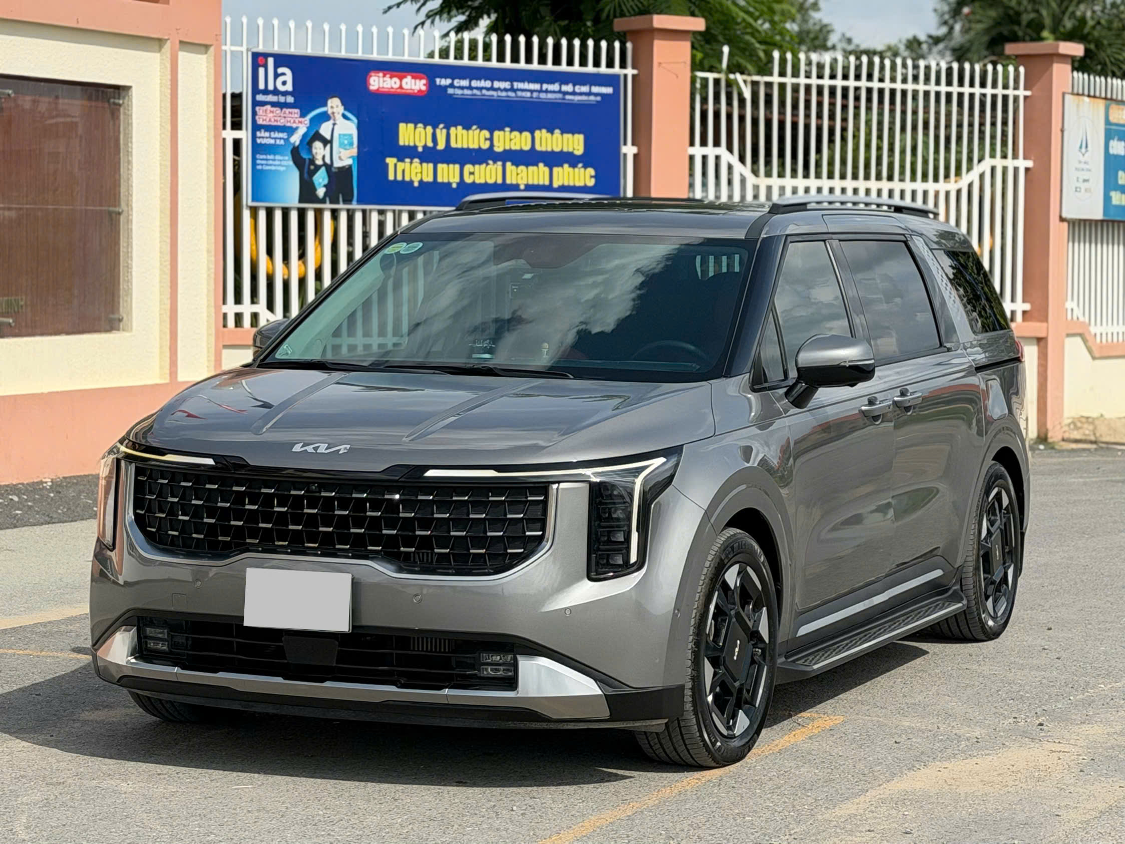 Bán xe Kia Carnival Signature 2.2D Full dầu sản xuất năm 2026, màu xám (ghi)