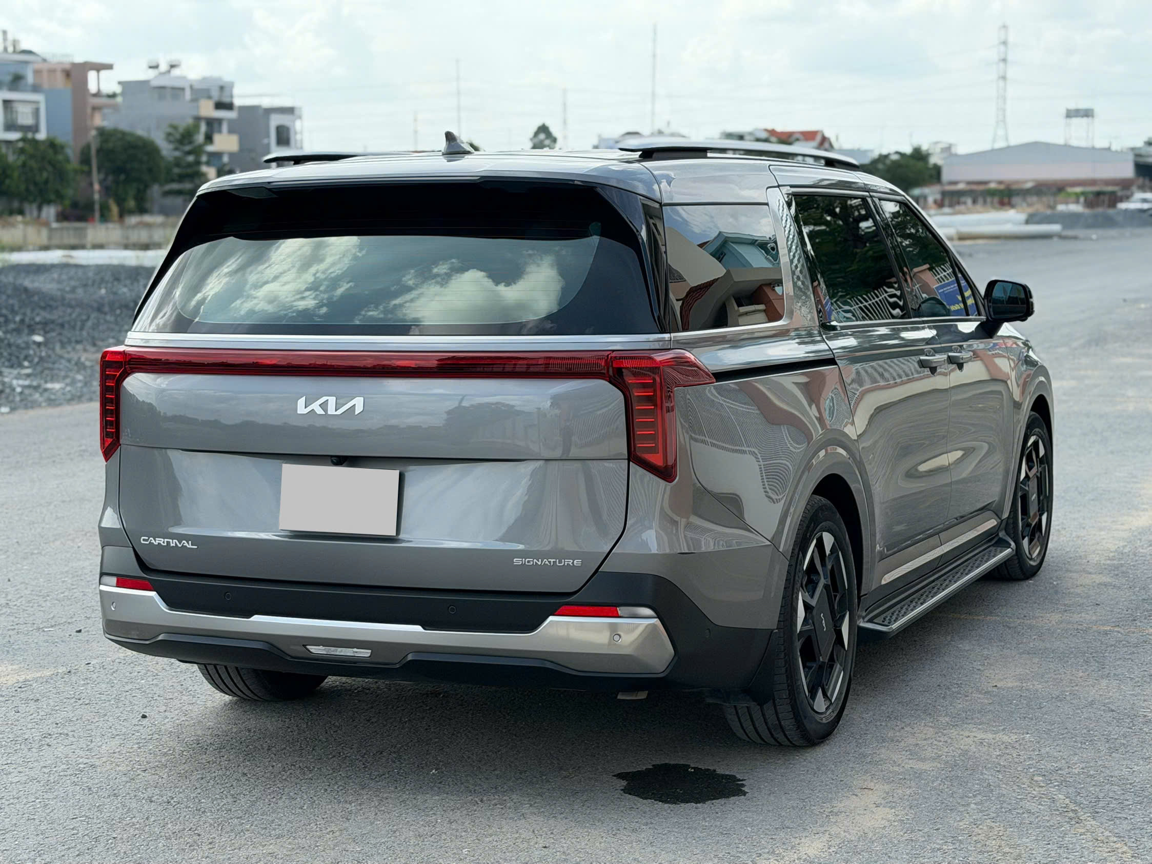 Bán xe Kia Carnival Signature 2.2D Full dầu sản xuất năm 2026, màu xám (ghi)