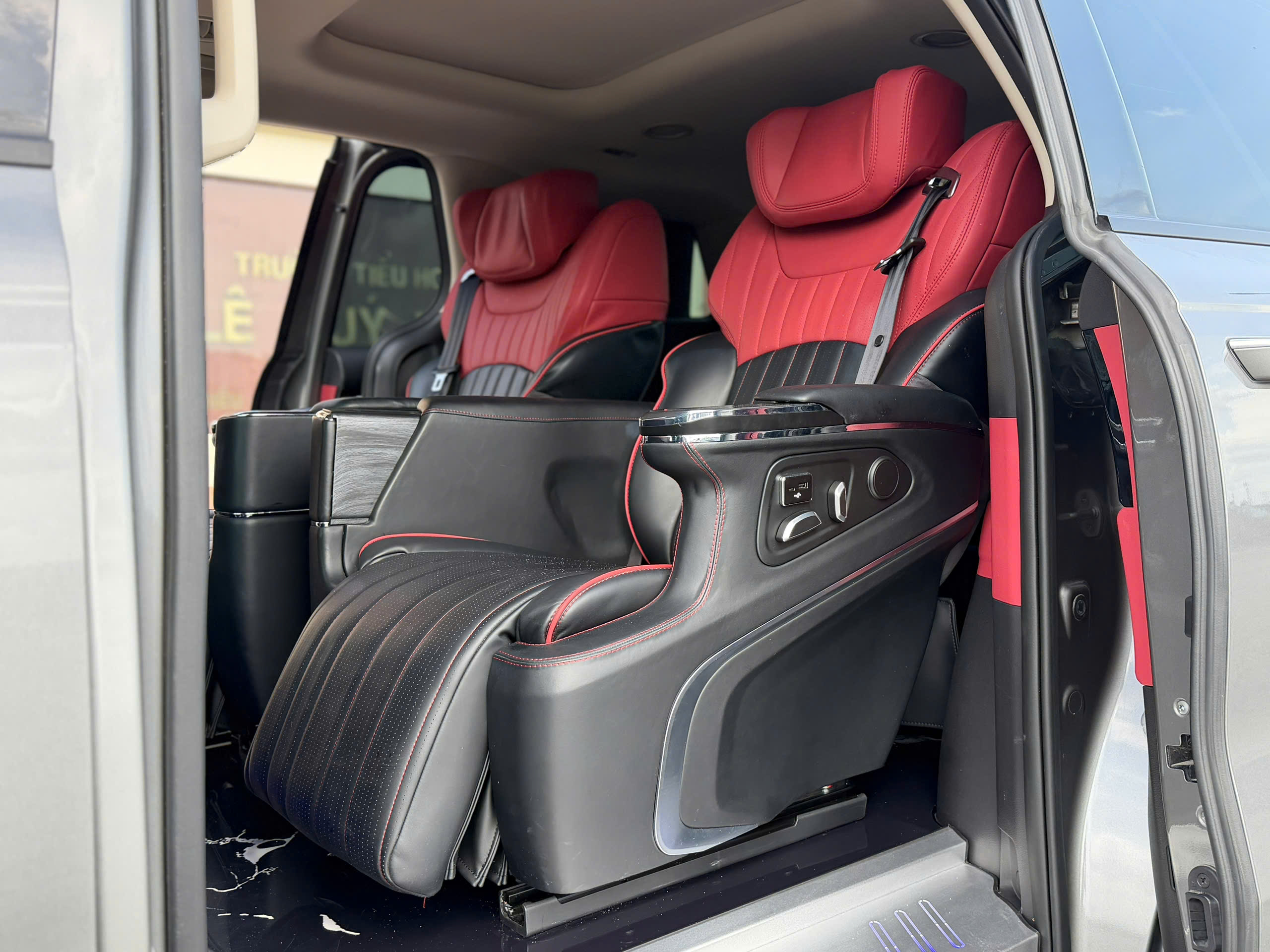 Bán xe Kia Carnival Signature 2.2D Full dầu sản xuất năm 2026, màu xám (ghi)