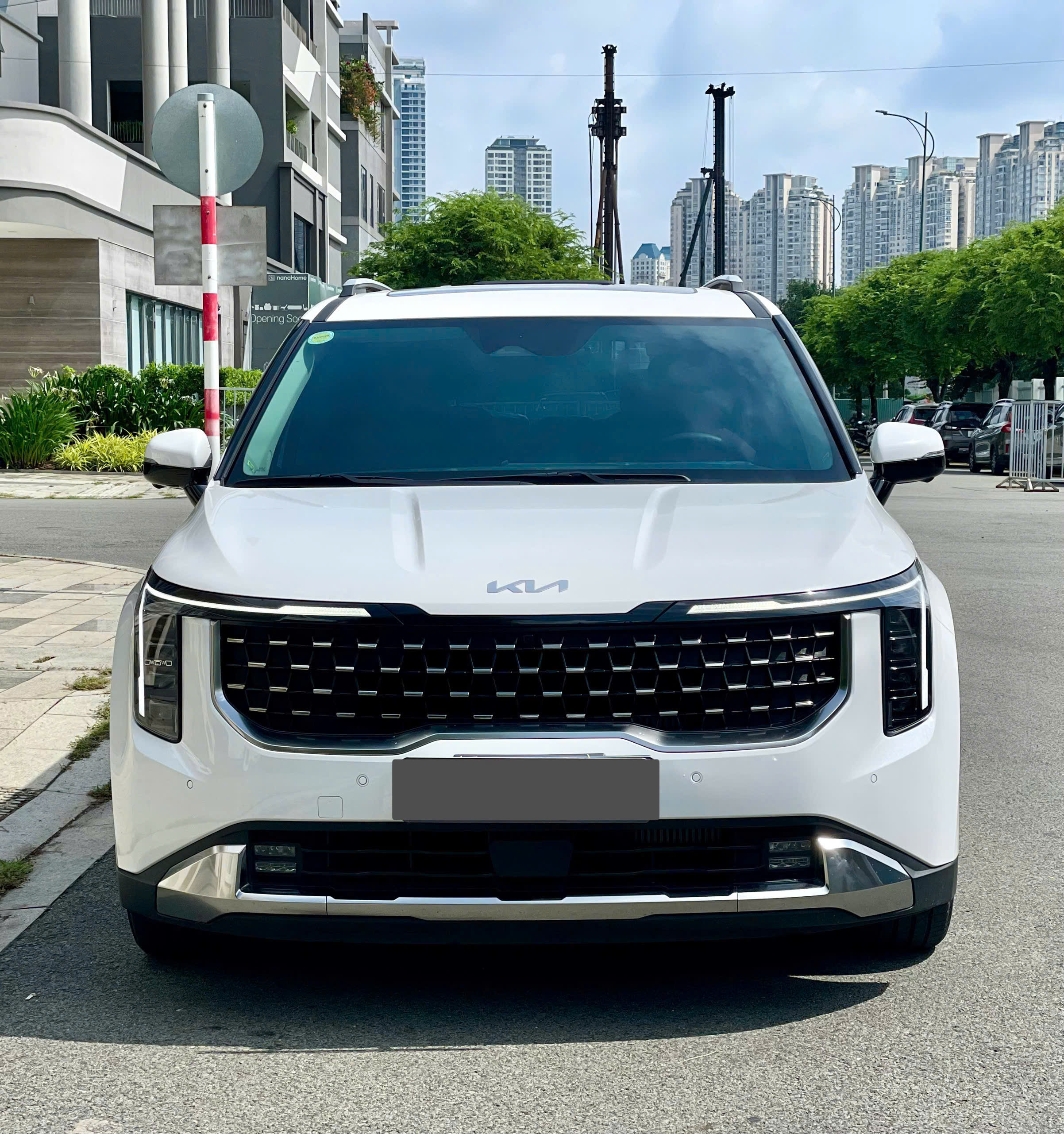 Cần bán xe Kia Carnival Signature 2.2D Full dầu sản xuất năm 2026, màu trắng, giá 1.539tỉ