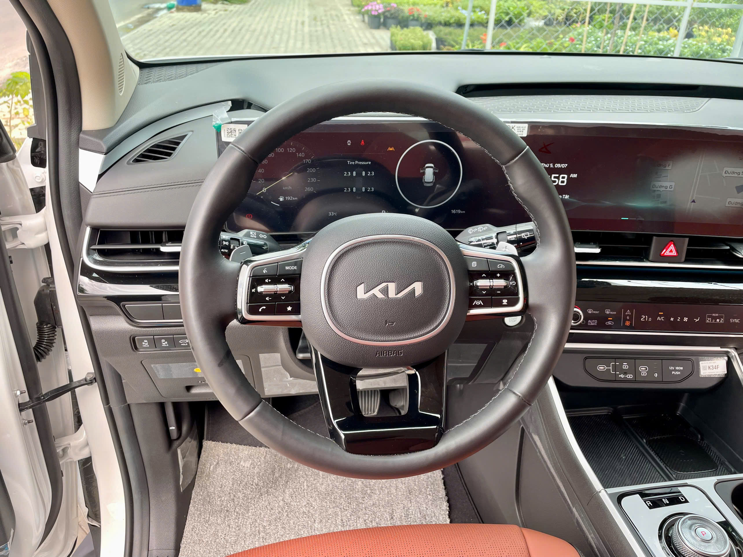 Cần bán xe Kia Carnival Signature 2.2D Full dầu sản xuất năm 2026, màu trắng, giá 1.539tỉ