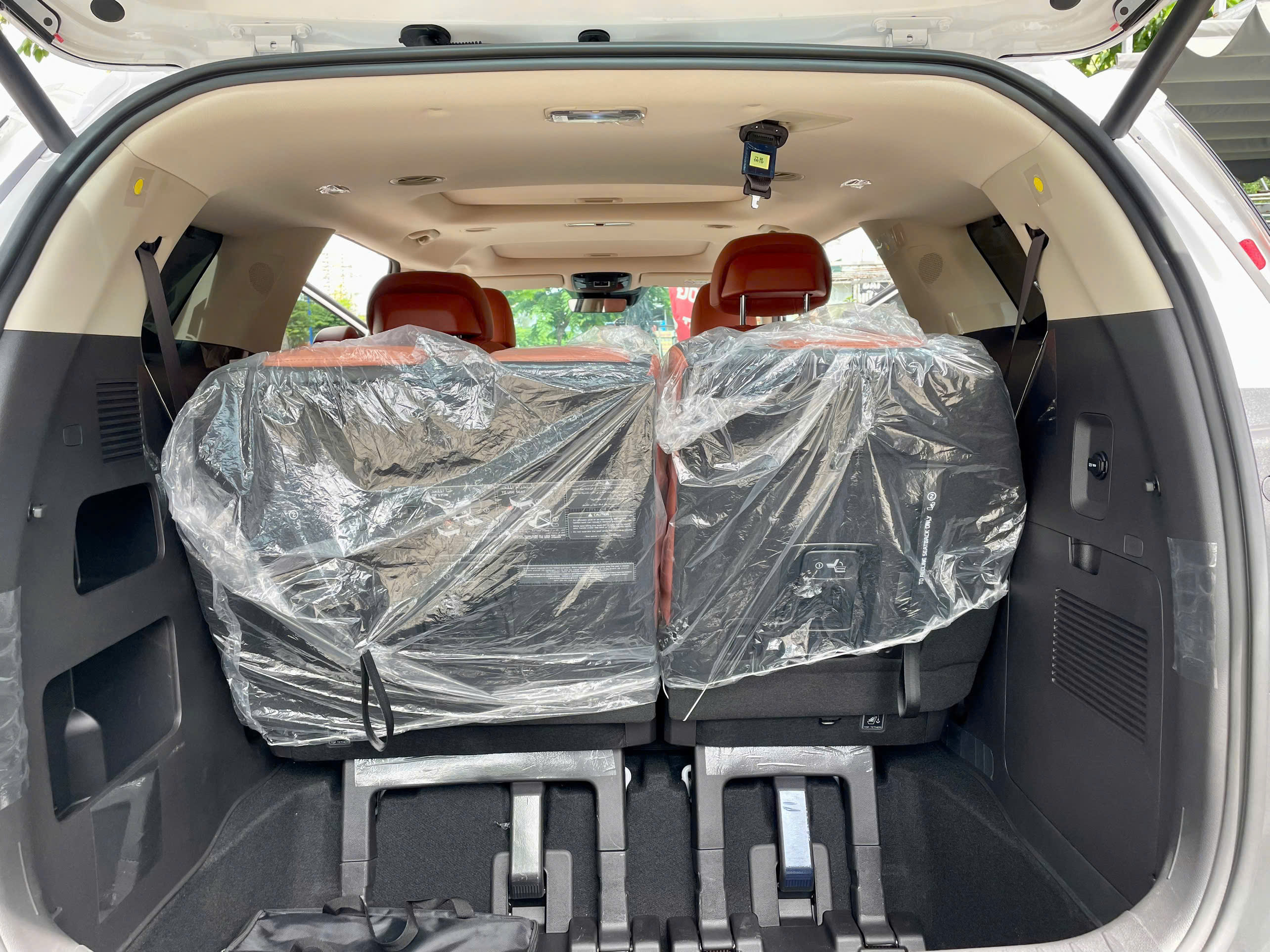 Cần bán xe Kia Carnival Signature 2.2D Full dầu sản xuất năm 2026, màu trắng, giá 1.539tỉ