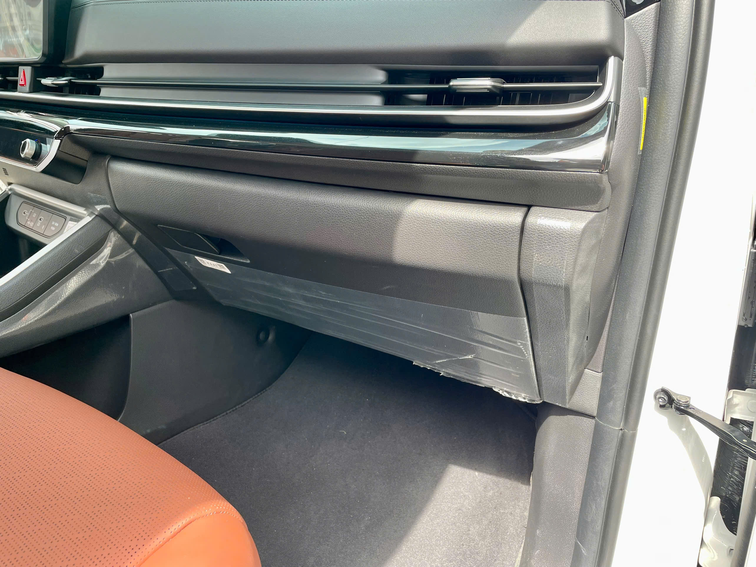 Cần bán xe Kia Carnival Signature 2.2D Full dầu sản xuất năm 2026, màu trắng, giá 1.539tỉ
