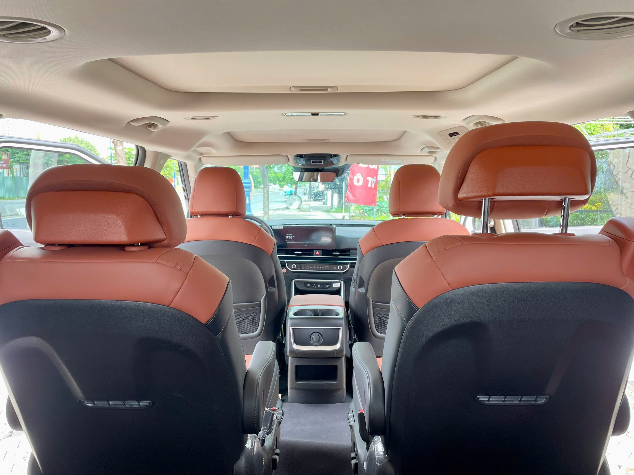 Cần bán xe Kia Carnival Signature 2.2D Full dầu sản xuất năm 2026, màu trắng, giá 1.539tỉ