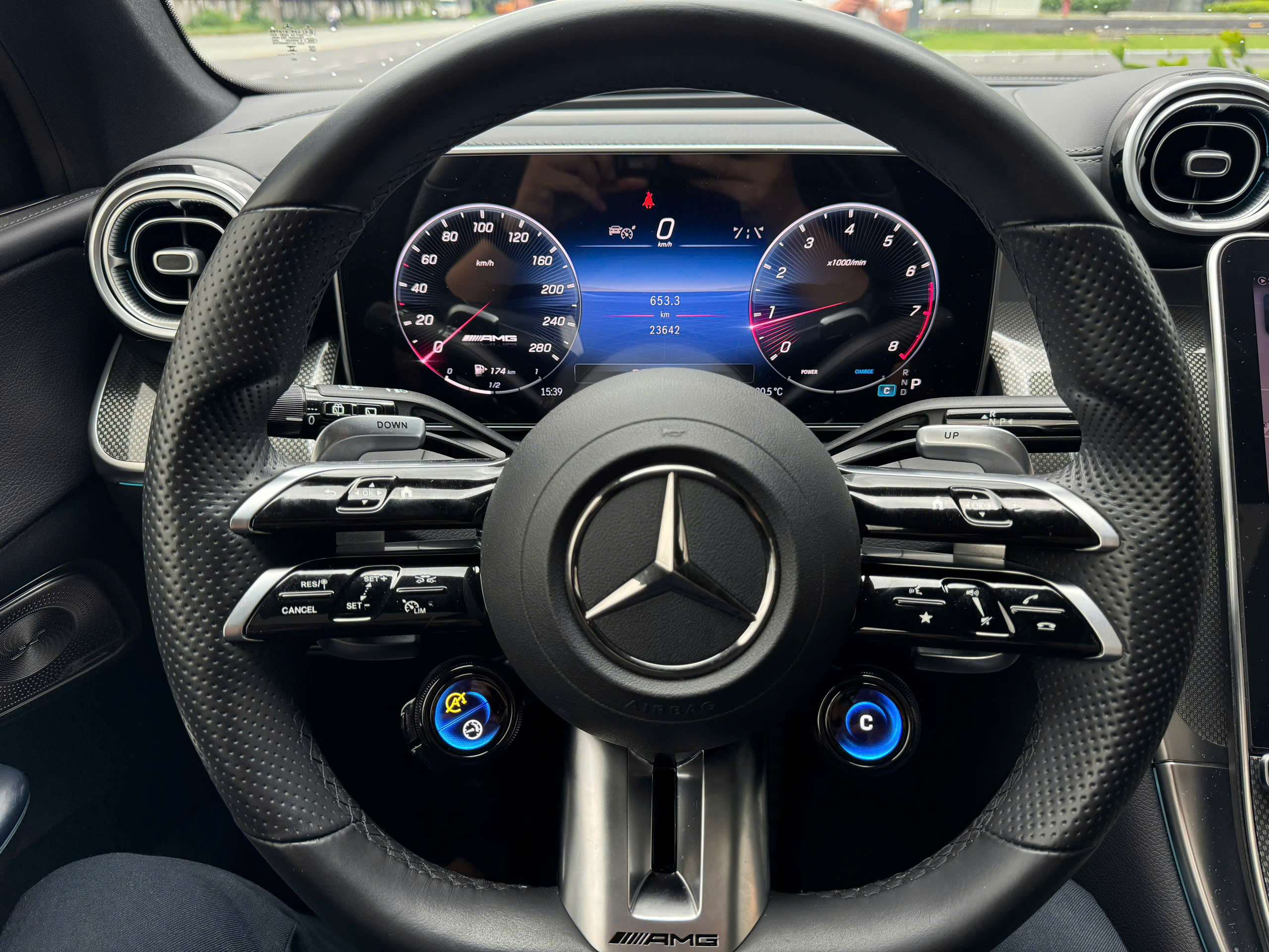 Bán Mercedes-Benz GLC-Class 300 4Matic năm 2024, màu trắng