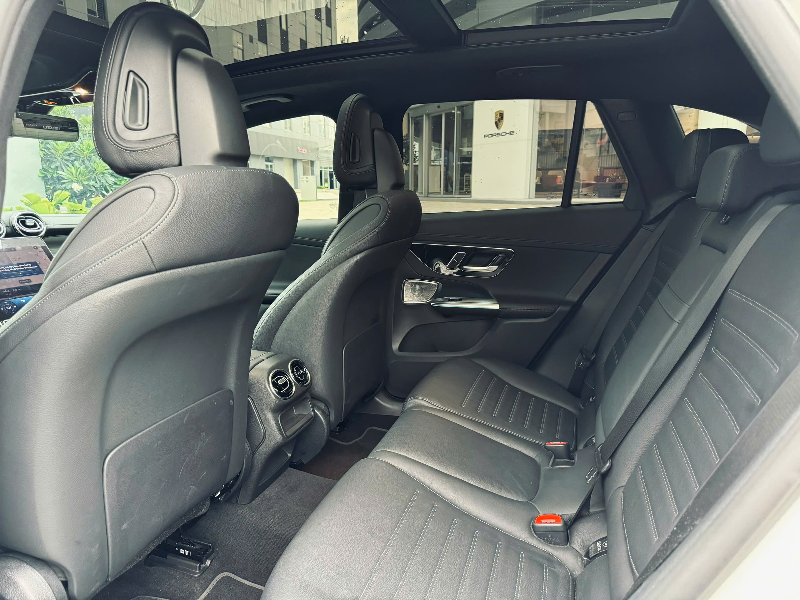 Bán Mercedes-Benz GLC-Class 300 4Matic năm 2024, màu trắng