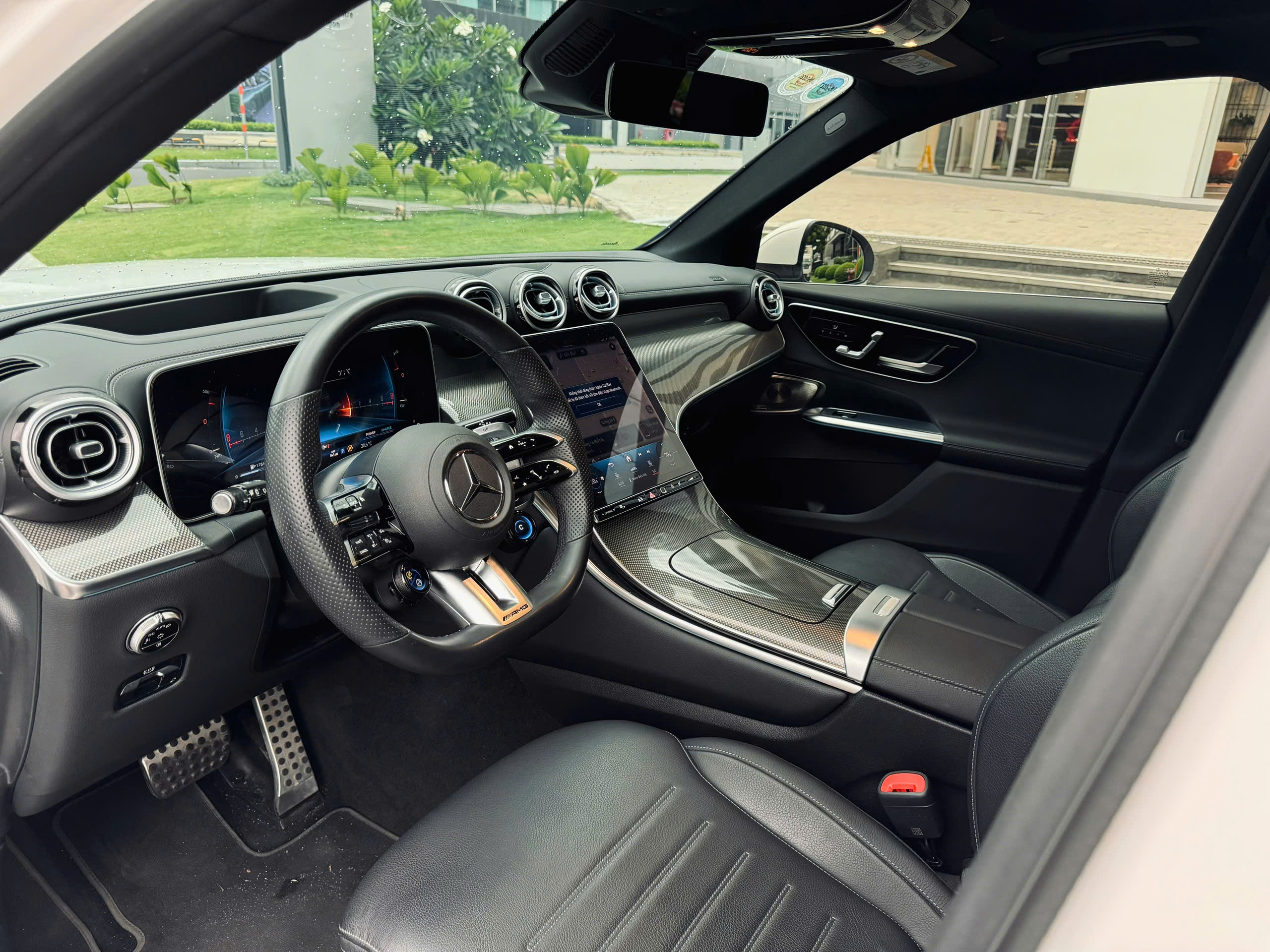 Bán Mercedes-Benz GLC-Class 300 4Matic năm 2024, màu trắng