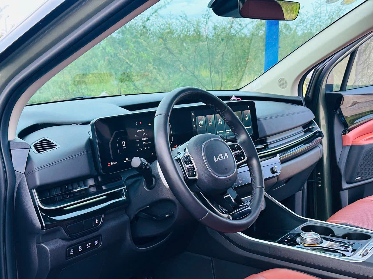 Cần bán xe Kia Carnival Signature 2.2D Full dầu sản xuất năm 2024, màu xanh lục