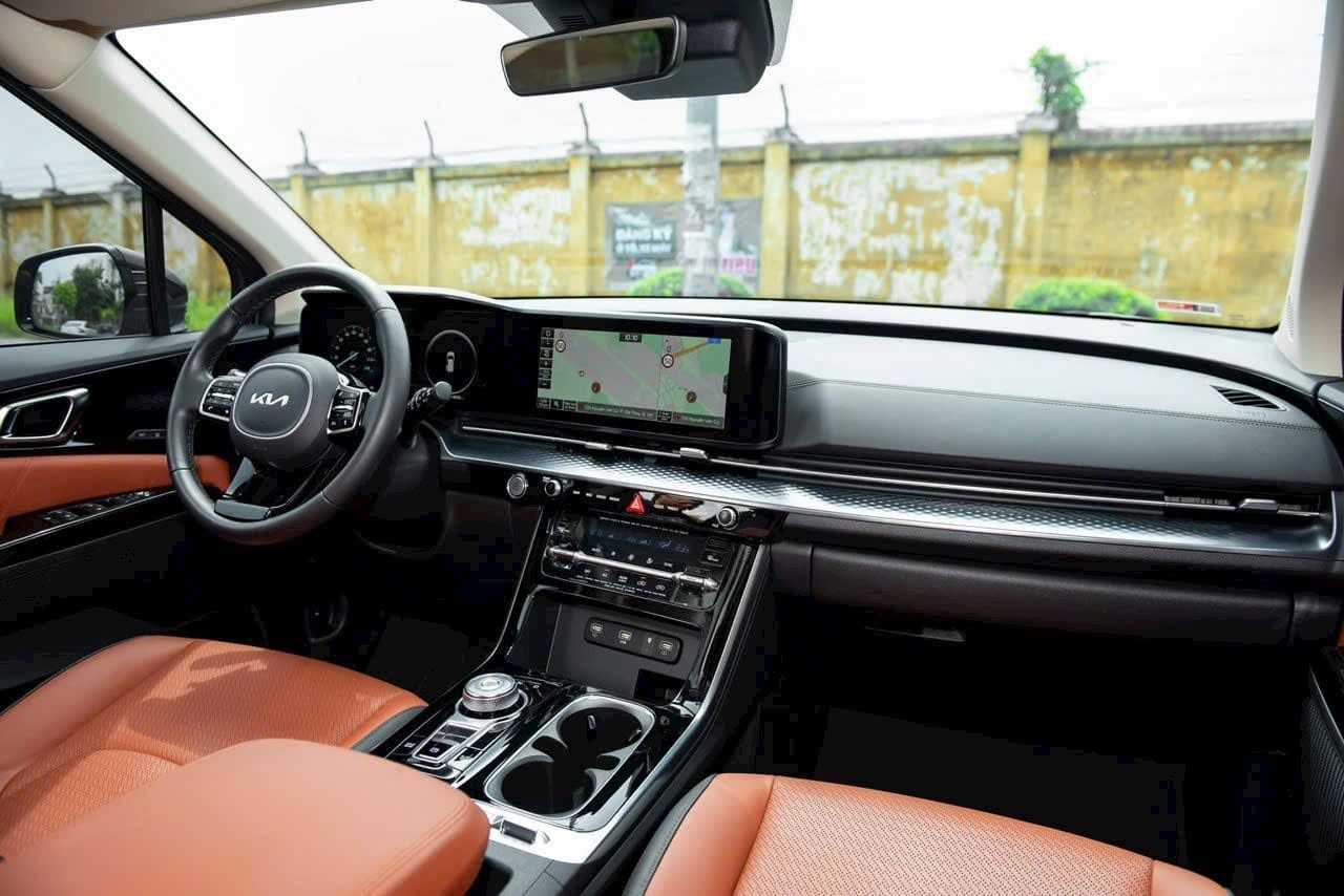Bán Kia Carnival Signature 2.2D Full dầu năm 2024, màu đỏ