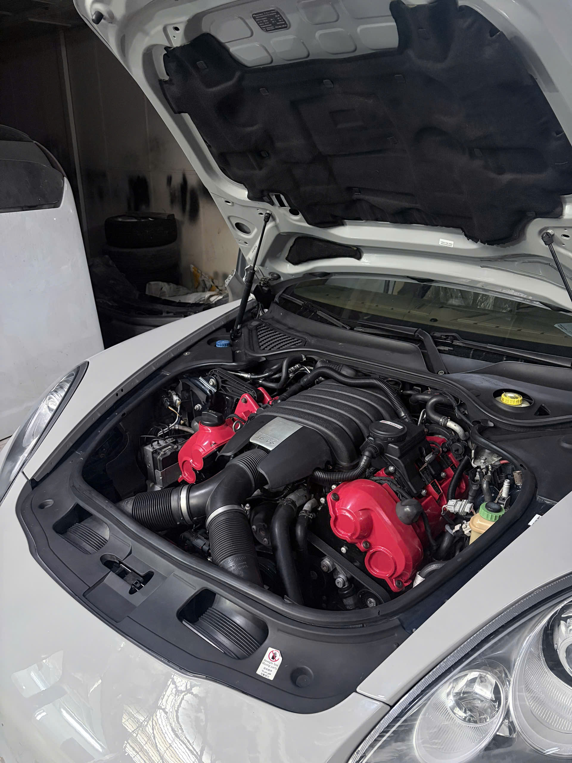 Cần bán xe Porsche Panamera 3.6 V6 sản xuất năm 2011, màu xám (ghi), nhập khẩu
