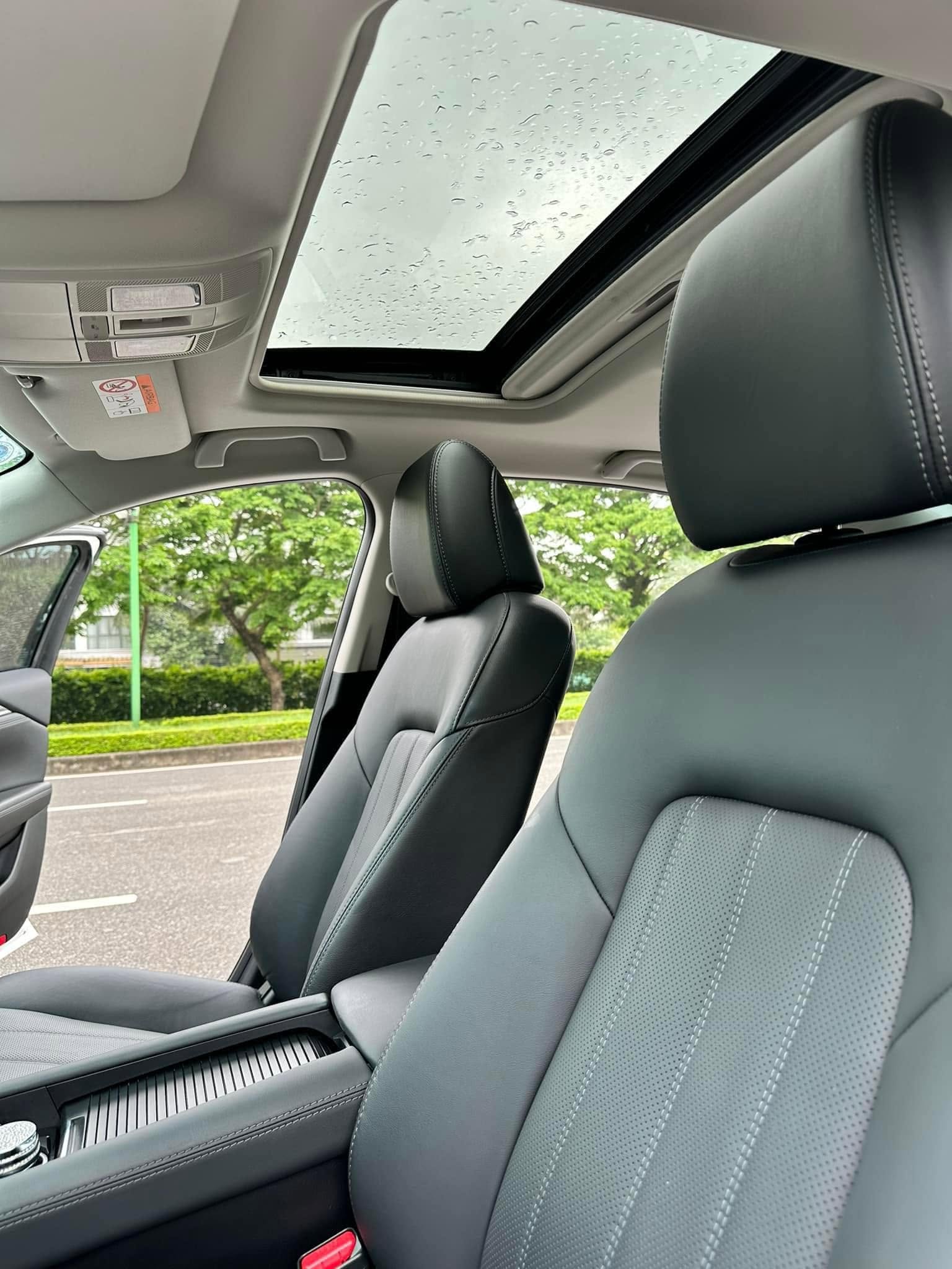 Bán xe Mazda Mazda 6 Premium 2.0 AT năm sản xuất 2024, màu trắng