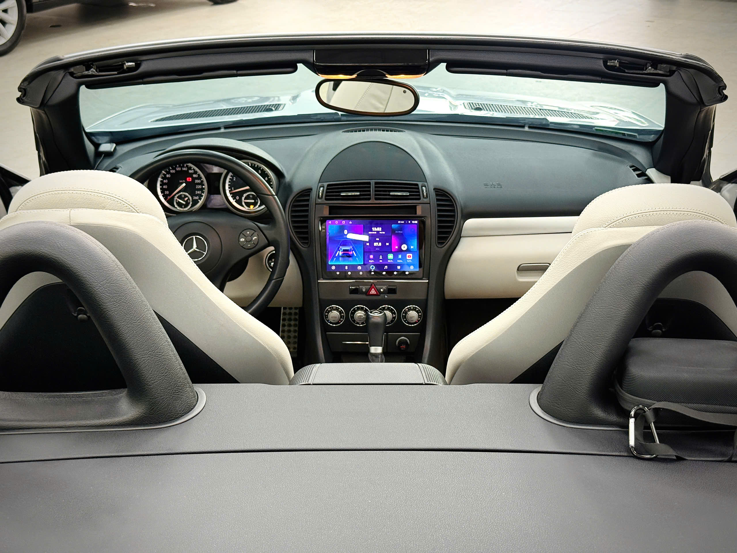 Bán Mercedes-Benz SLK class SLK 350 sản xuất 2009, màu bạc, xe nhập, 799tr