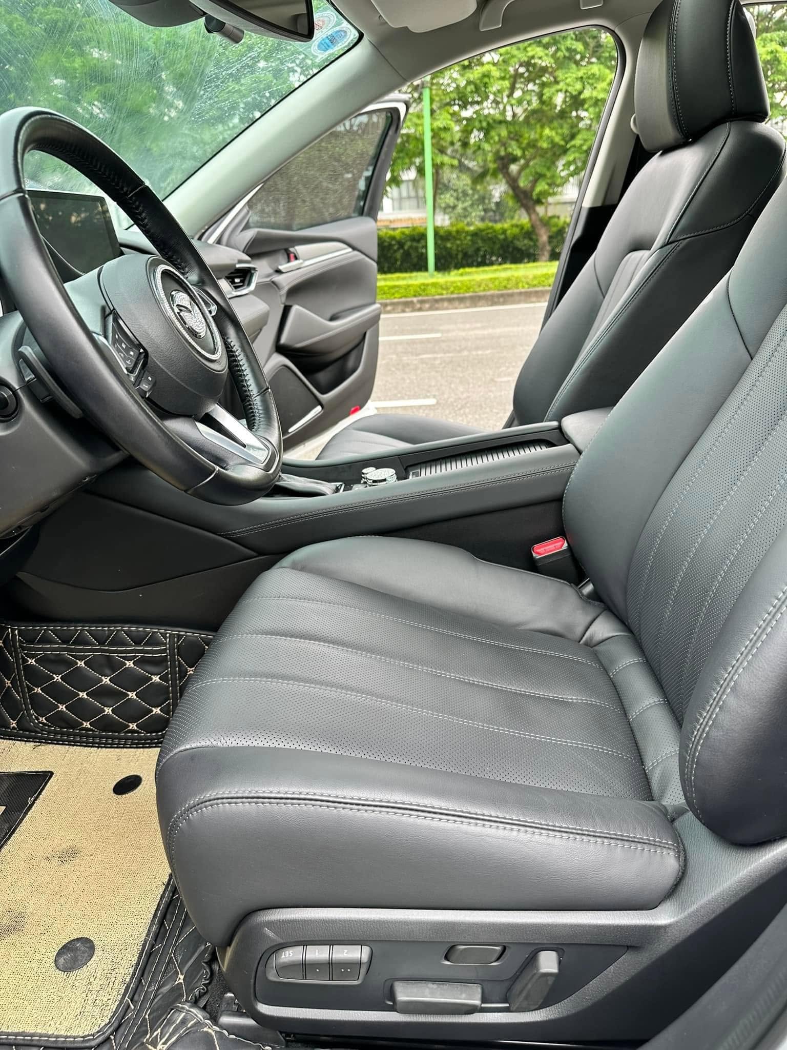 Bán xe Mazda Mazda 6 Premium 2.0 AT năm sản xuất 2024, màu trắng